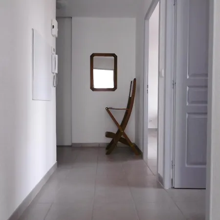 - T4 Moderne 70m² - 1er étage Avec Ascenseur - Proche - Parking - 6 Personnes - Fr-1-795-20 *