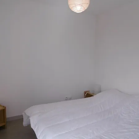 - T4 Moderne 70m² - 1er étage Avec Ascenseur - Proche - Parking - 6 Personnes - Fr-1-795-20