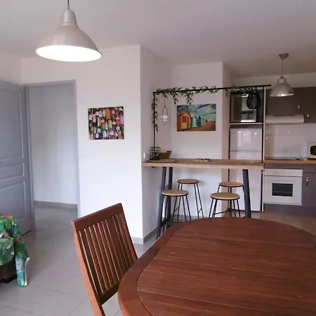 Apartment - T4 Moderne 70m² - 1er Etage Avec Ascenseur - Proche - Parking - 6 Personnes - Fr-1-795-20