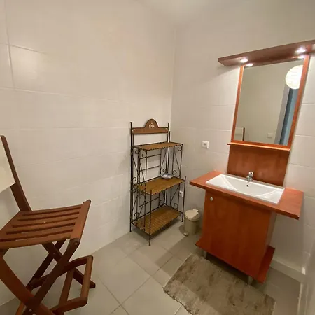 - T4 Moderne 70m² - 1er étage Avec Ascenseur - Proche - Parking - 6 Personnes - Fr-1-795-20